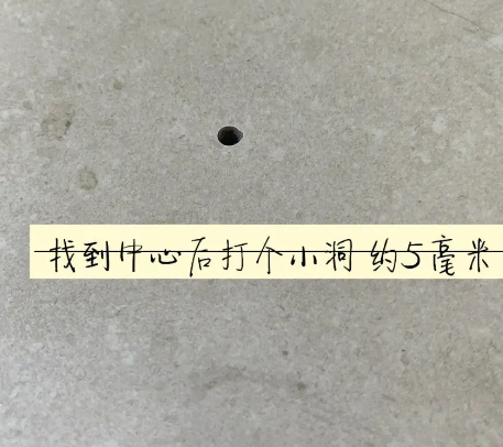 尉犁瓷砖空鼓维修公司专业解答在瓷砖铺贴过程中，如果砂料搅拌不均匀，将会带来以下问题